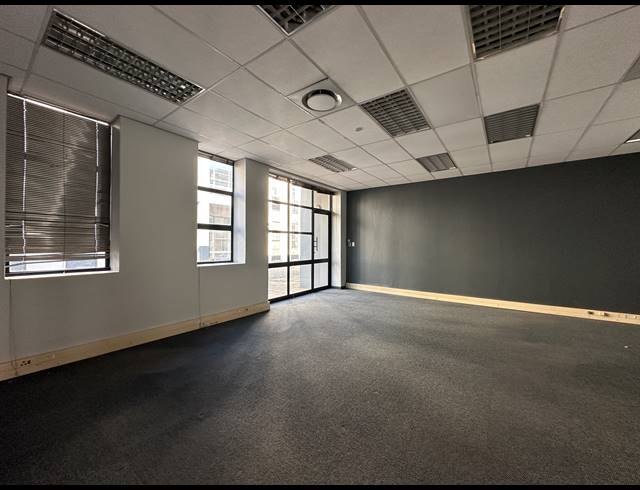 130.70M² OFFICE TO LET IN ECO PARK ESTATE